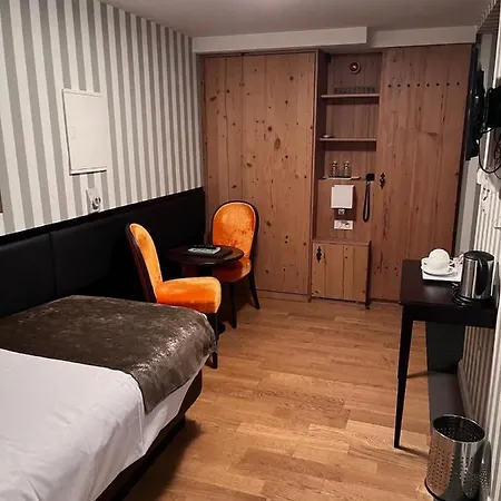 Logis Ettenheim 호텔