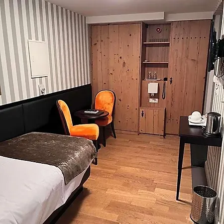 Logis Ettenheim Hotel 4*