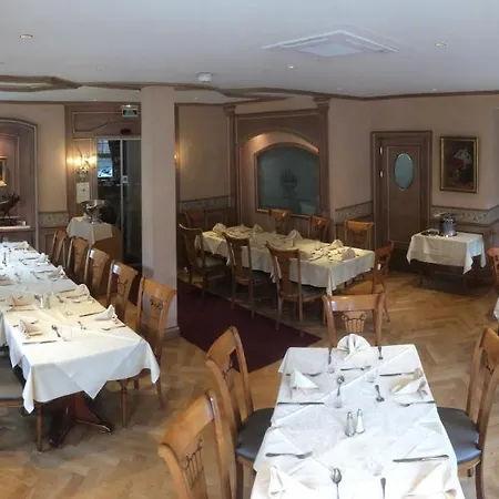 מלון Logis Ettenheim 4*