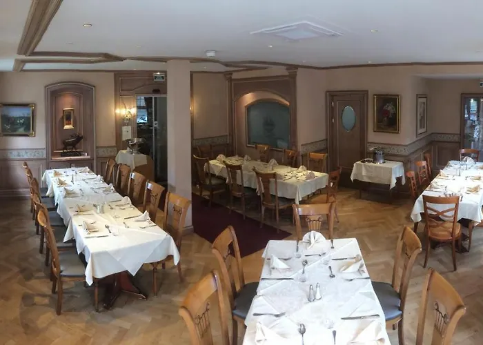 Hotel Logis Ettenheim 4*